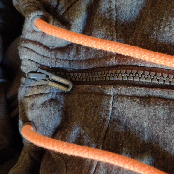 Under Armour Hoodie - Picture 4 of 5